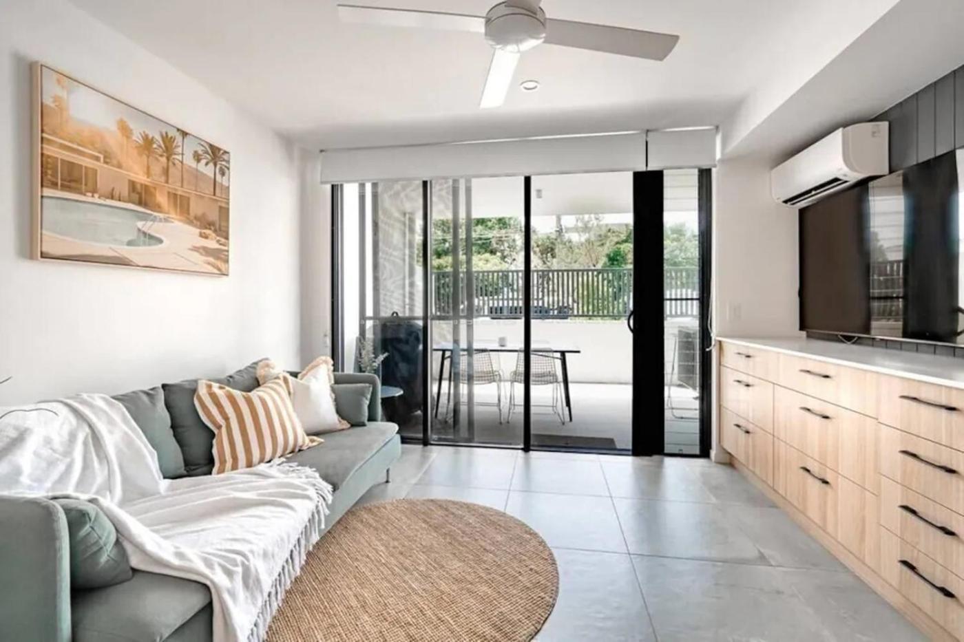 Coolum Gem With Bbq & Stunning Pool Apartment *
